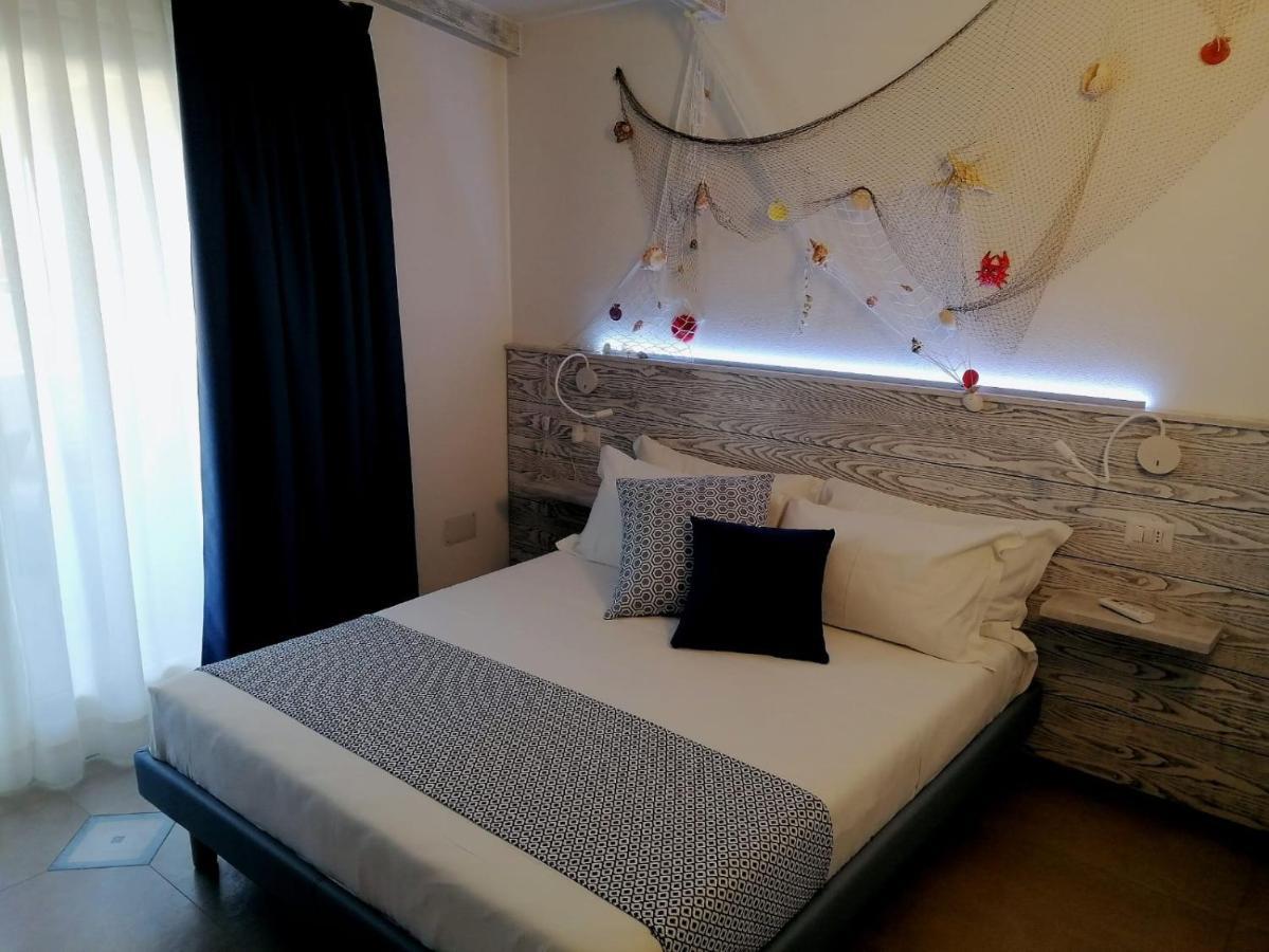 Bed and Breakfast Gi & Ro Al Mare Кастельсардо Экстерьер фото